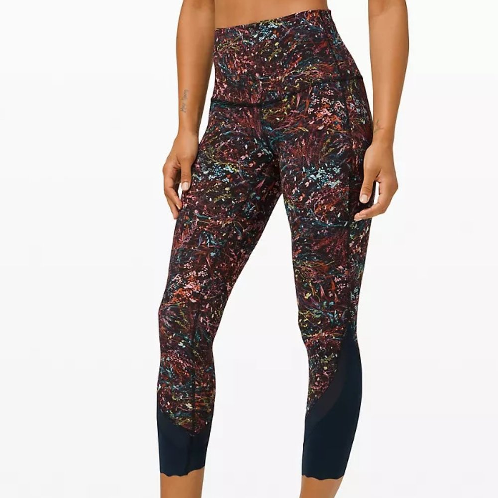 Lululemon Wunder Under Scalloped Hem High-Rise Crop 23" Size 4. Free GWP